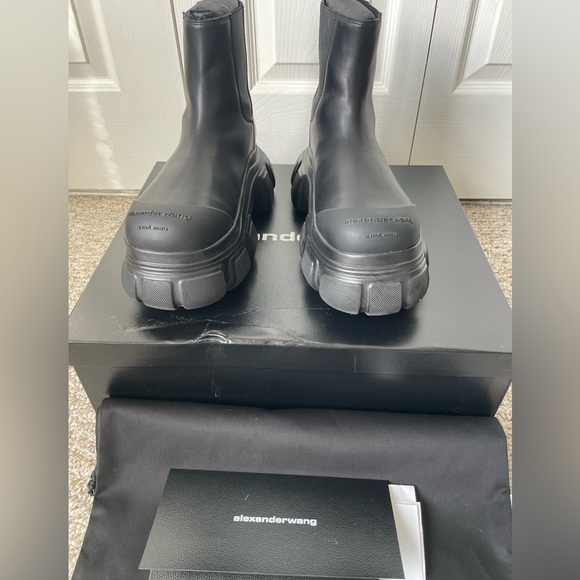Alexander Wang Storm Chelsea Boots Sculpture Chunky Sole Black Leather Size 38 - Picture 3 of 6